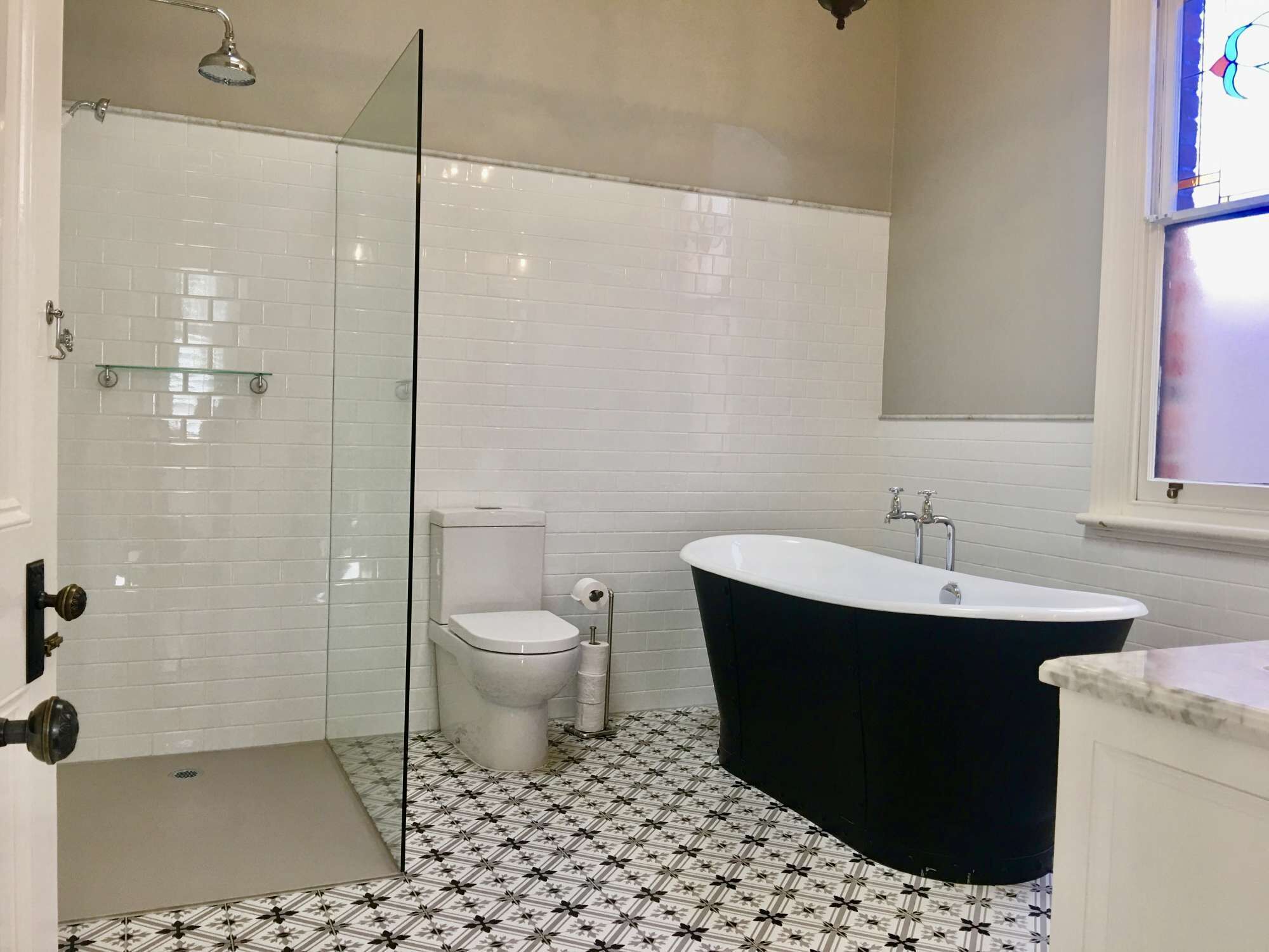 94 Highett - Luxury Holiday House in the Inner City with COVID guarantee — image 9