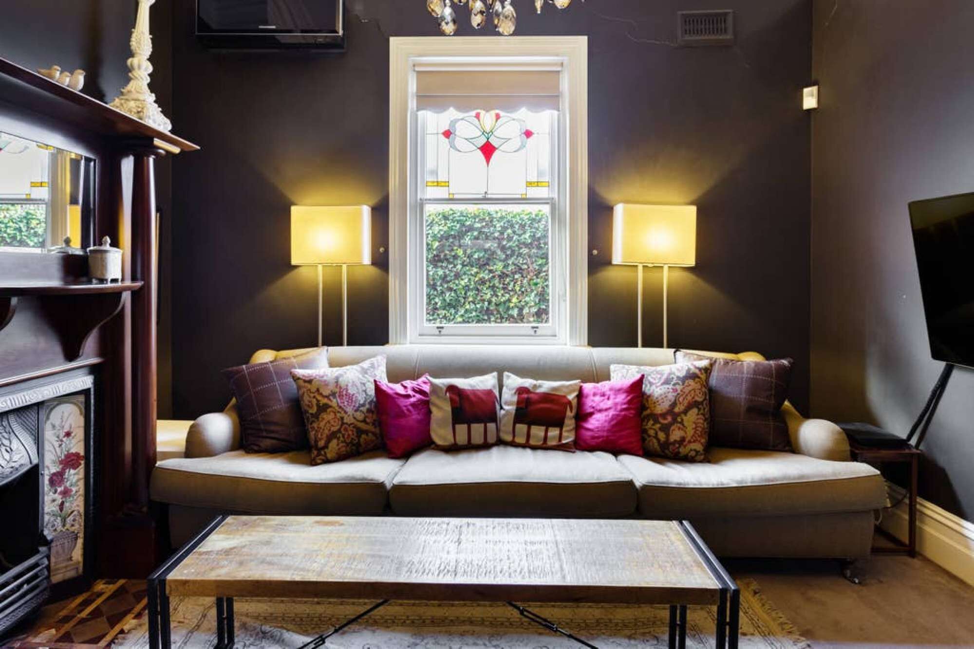 Télévision, lecteur de DVD, médiathèque, vidéothèque