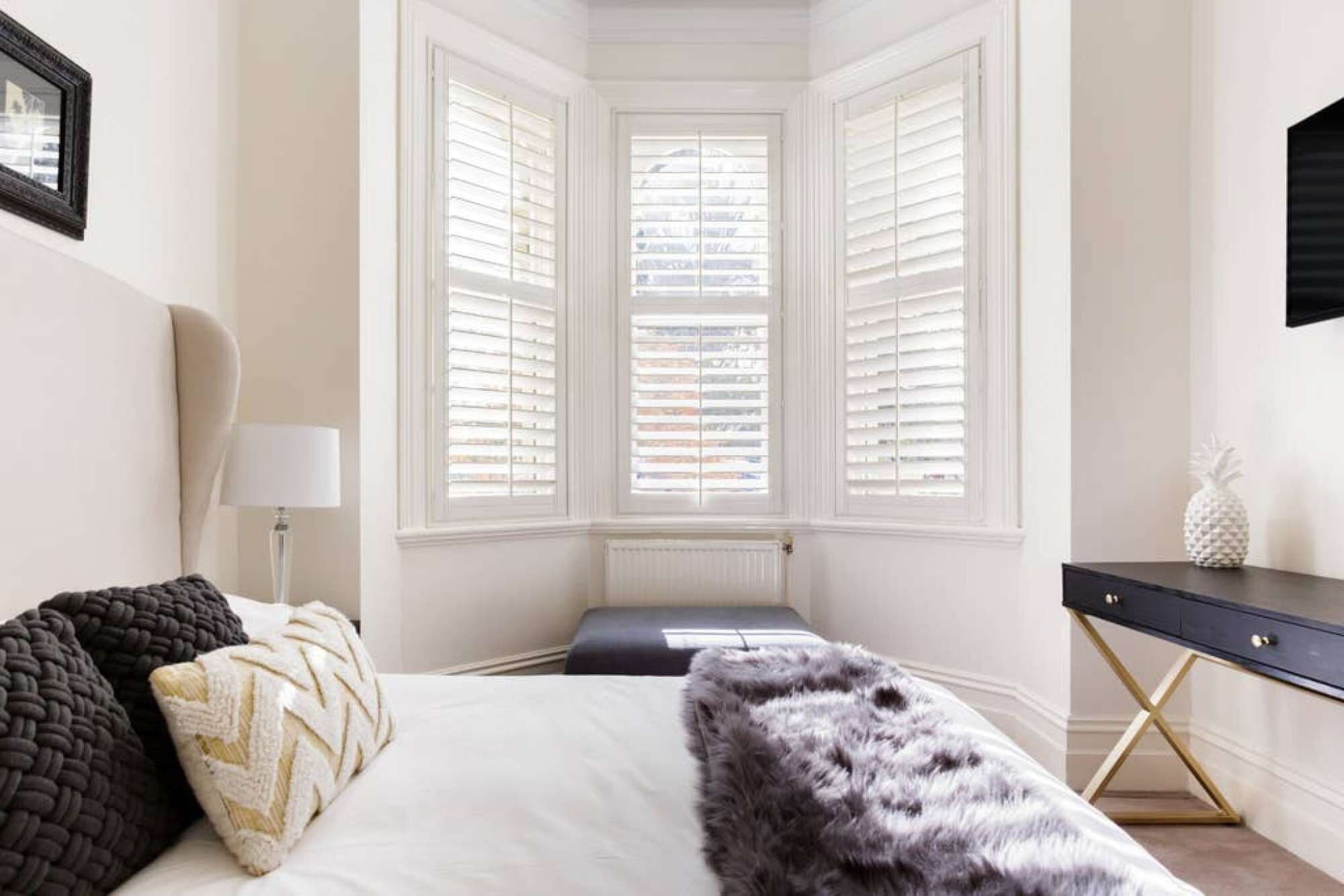 10 bedrooms, desk, iron/ironing board, travel cot