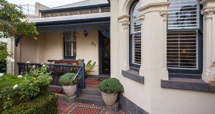 94 Highett - Luxury Holiday House in the Inner City with COVID guarantee