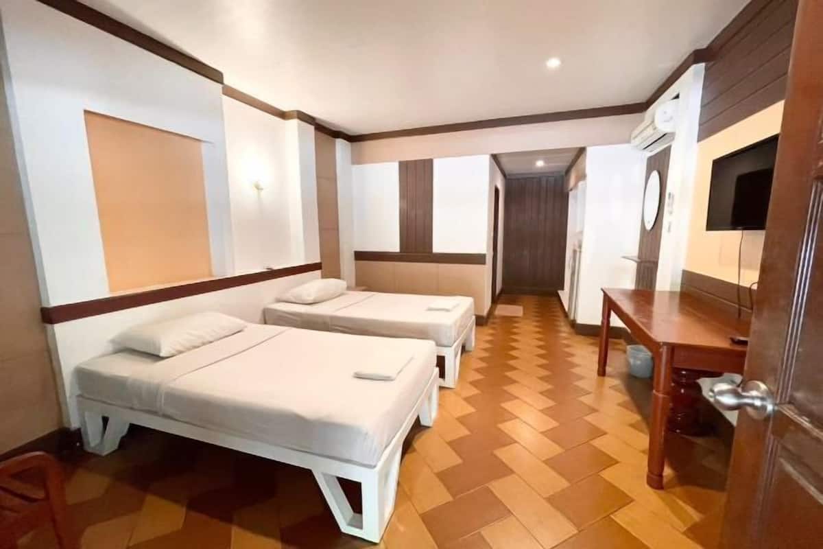 Bureau, rideaux occultants, chambres insonorisées, Wi-Fi gratuit