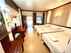 Basic Triple Room ( 3 Single Beds)