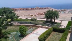 Private beach, free beach cabanas, sun-loungers, beach umbrellas - Chalet at Porto Sokhna Panorama (Ataqah)