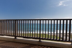 Comfort Double Room, 2 Double Beds | Balcony - Guesthouse high Wave (Shoufeng)