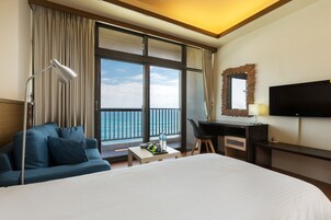 标准双人房或双床房, 2 张单人床 | 高档床上用品、特色装修、特色家居、办公桌