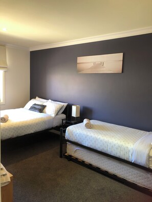 3 bedrooms, iron/ironing board, WiFi, wheelchair access