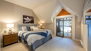 4 bedrooms, iron/ironing board, travel crib, free WiFi