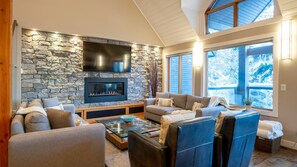 Téléviseur, foyer, jeux vidéo, planchers chauffants