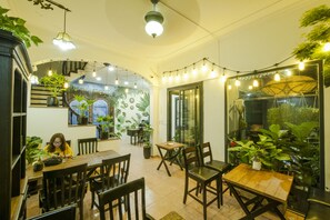 Breakfast area - Ladybug Boutique Villa (Hanoi)