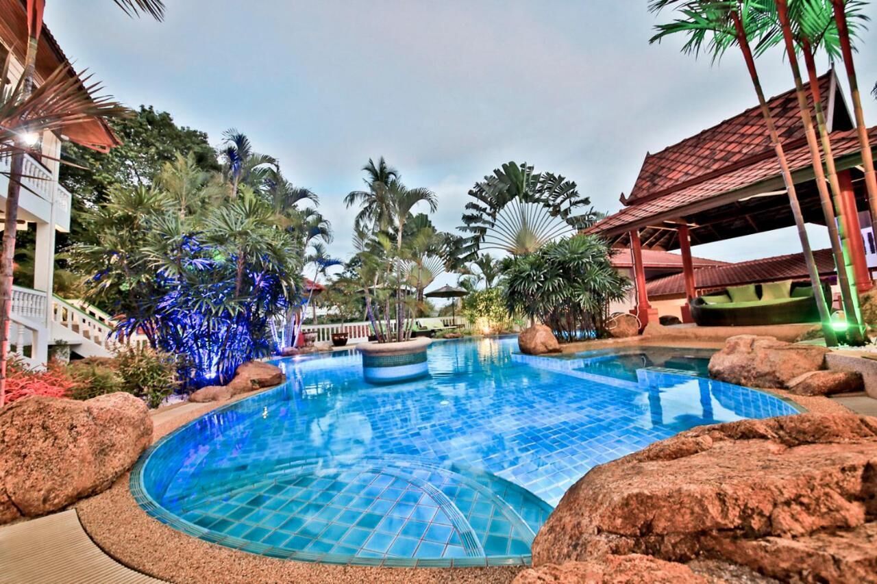 outdoor pool, pool umbrellas, pool loungers