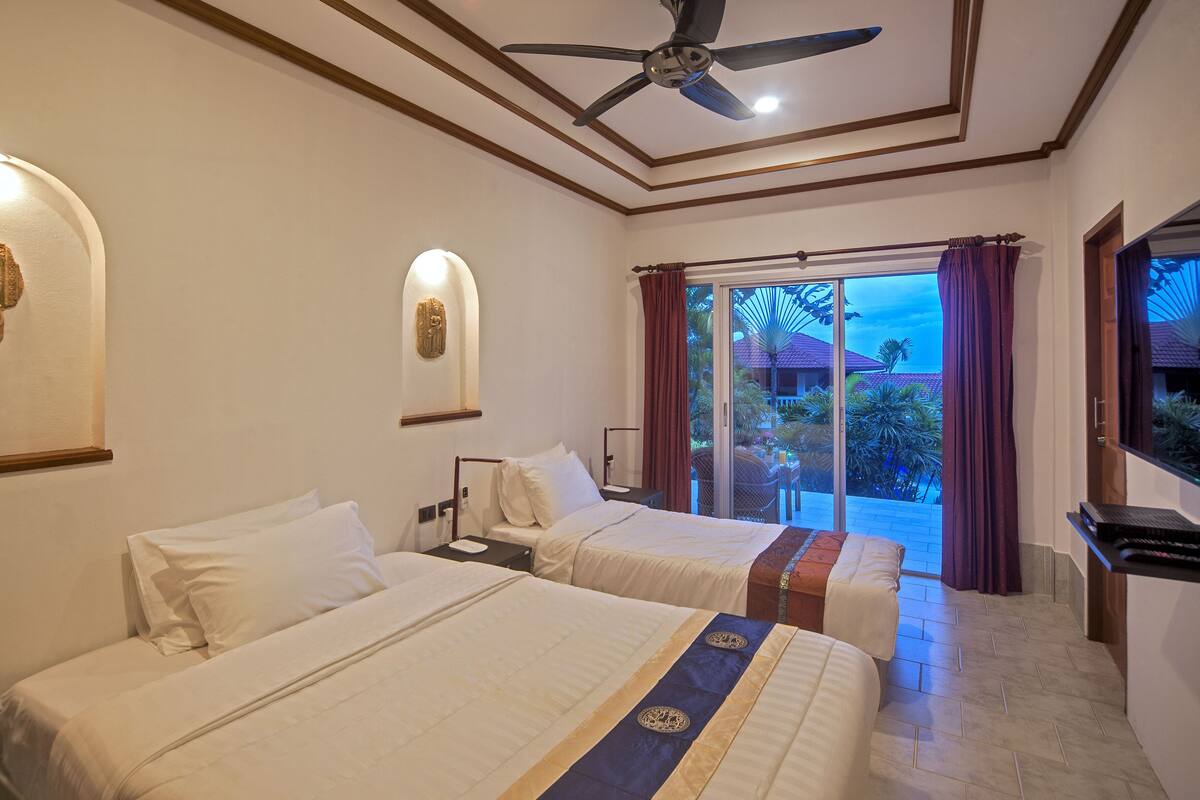 family suite, 2 bedrooms, non smoking, patio | minibar, in-room safe, blackout curtains, free wifi