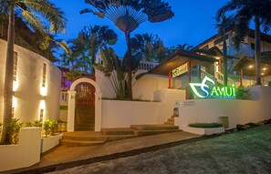 Fachada del alojamiento - Noche