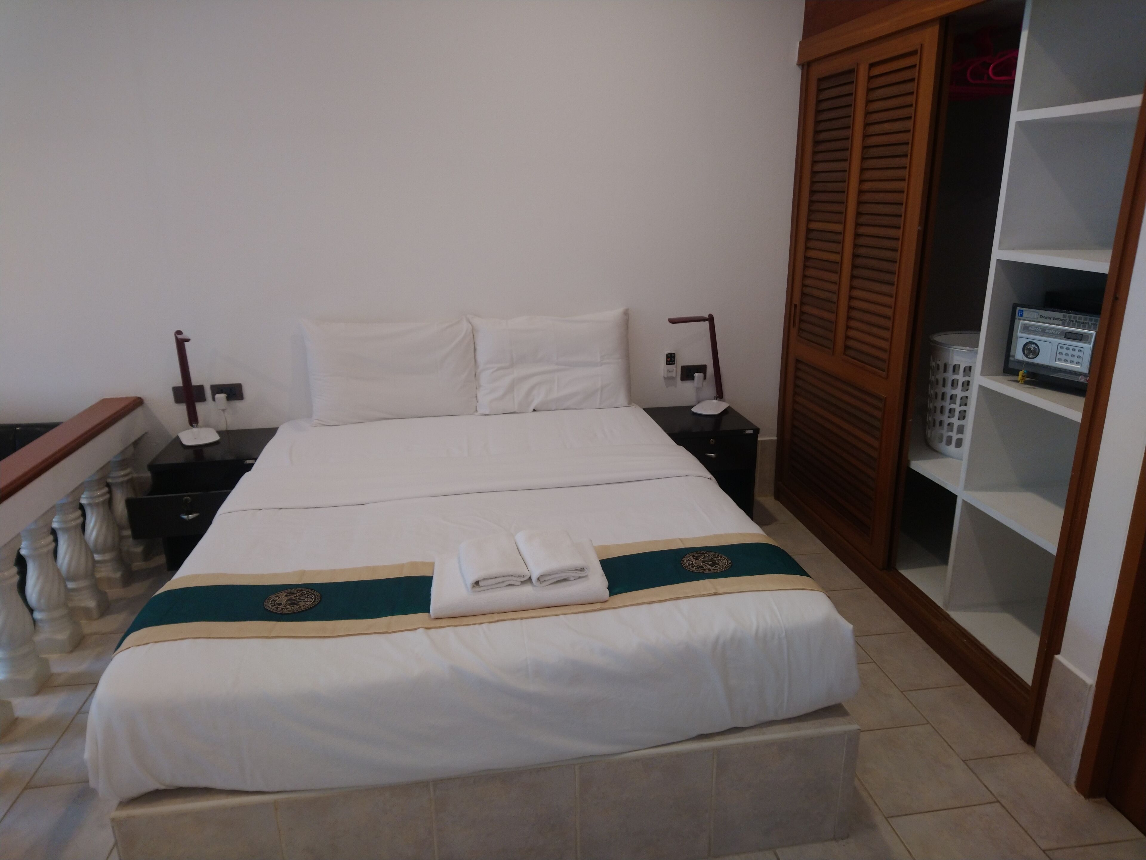 standard room | minibar, in-room safe, blackout curtains, free wifi