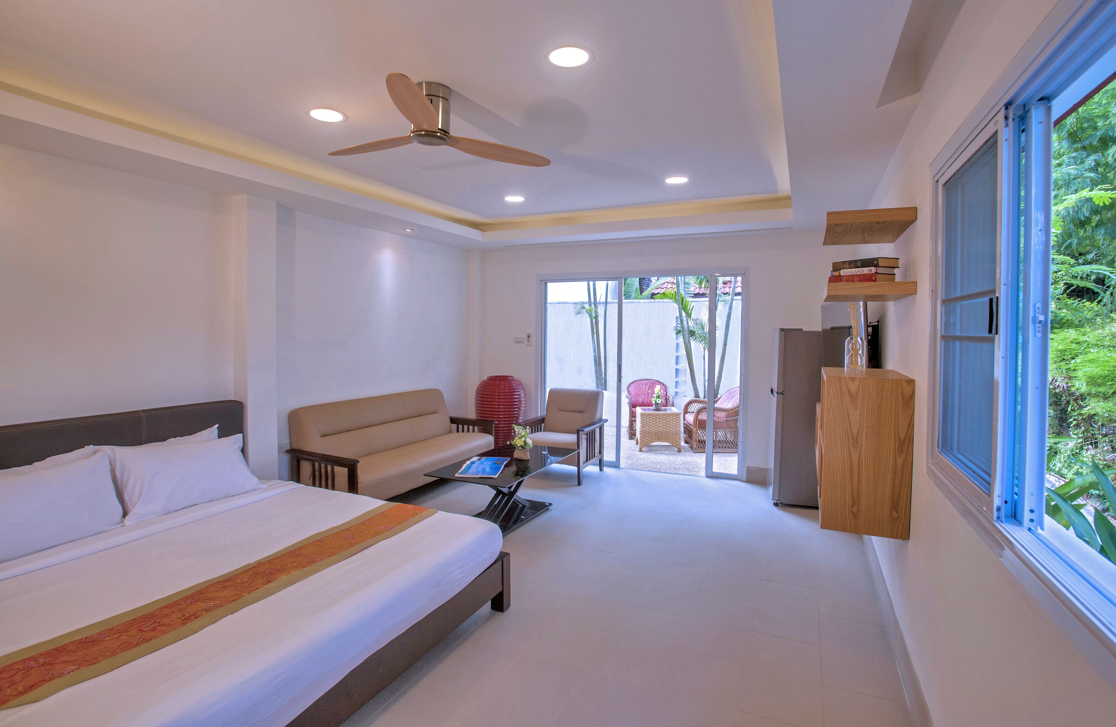 superior double room | minibar, in-room safe, blackout curtains, free wifi