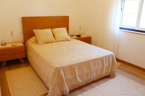 4 chambres, bureau, fer et planche à repasser, Wi-Fi gratuit