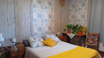 1 Schlafzimmer, Schreibtisch, Bügeleisen/Bügelbrett, Reisekinderbett