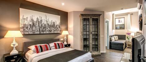 2 habitaciones, caja de seguridad en la habitación y escritorio