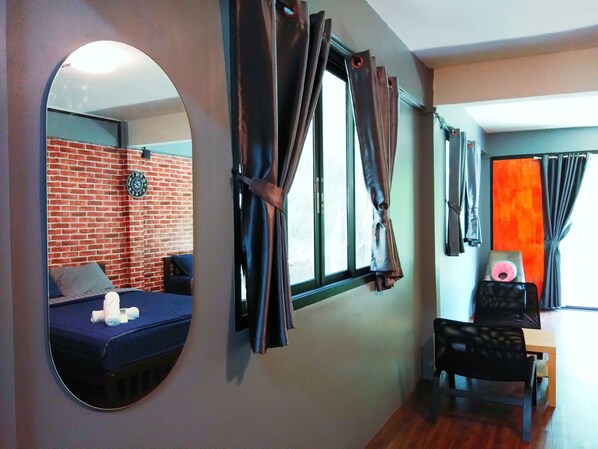 Family Room for 4 People with Private Bathroom | Free WiFi - Ninety 9 Hostel (Bangkok)