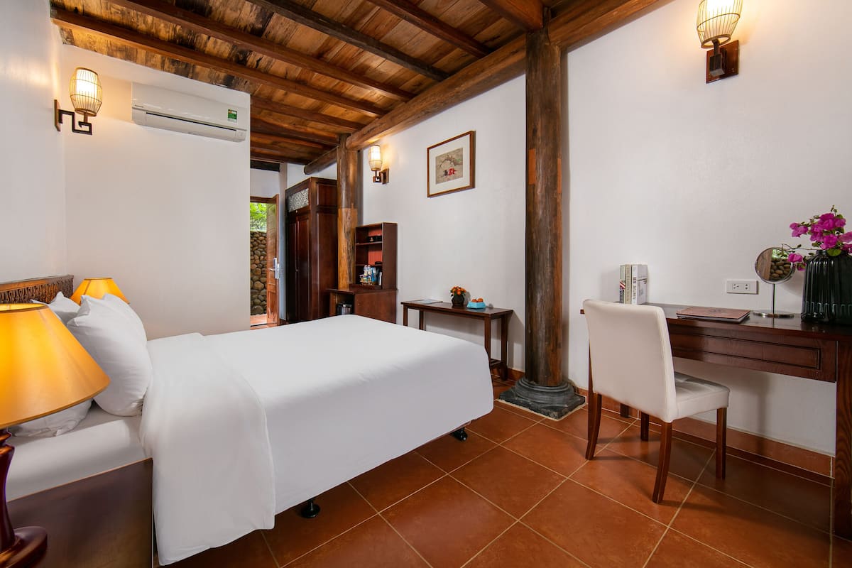 Superior Twin Room | 1 bedroom, premium bedding, down comforters, in-room safe