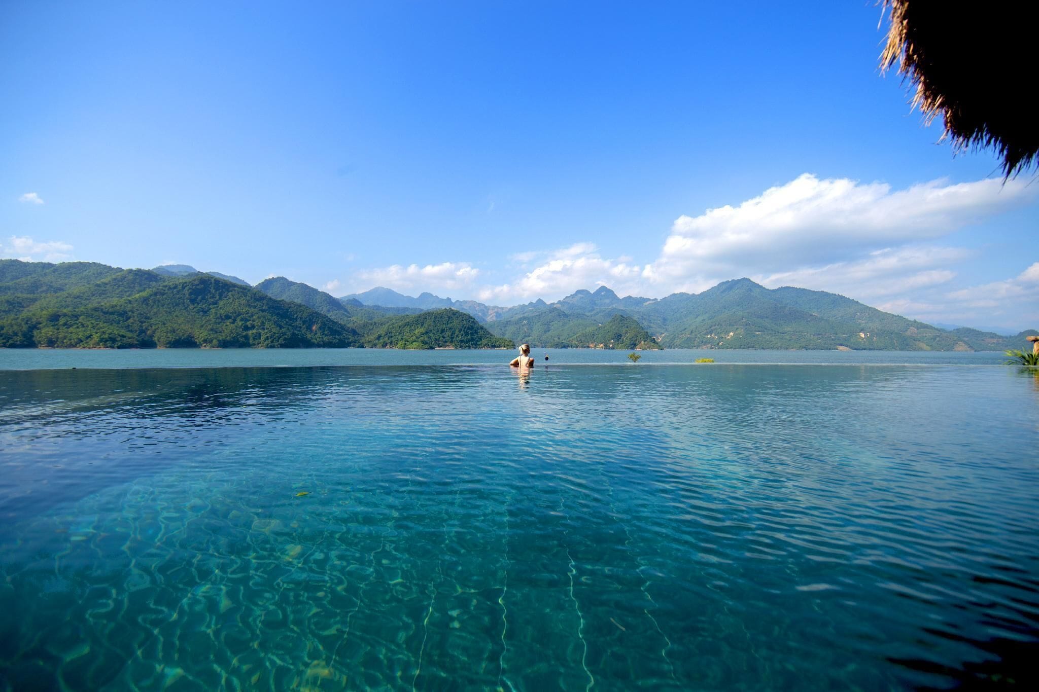 Hồ bơi