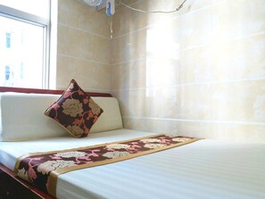 Doppelzimmer | Zimmersafe, Schreibtisch, kostenloses WLAN, Bettwäsche