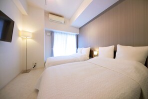 1 bedroom, desk, laptop workspace, blackout drapes - Grandouce Temma-Higashi (Osaka)