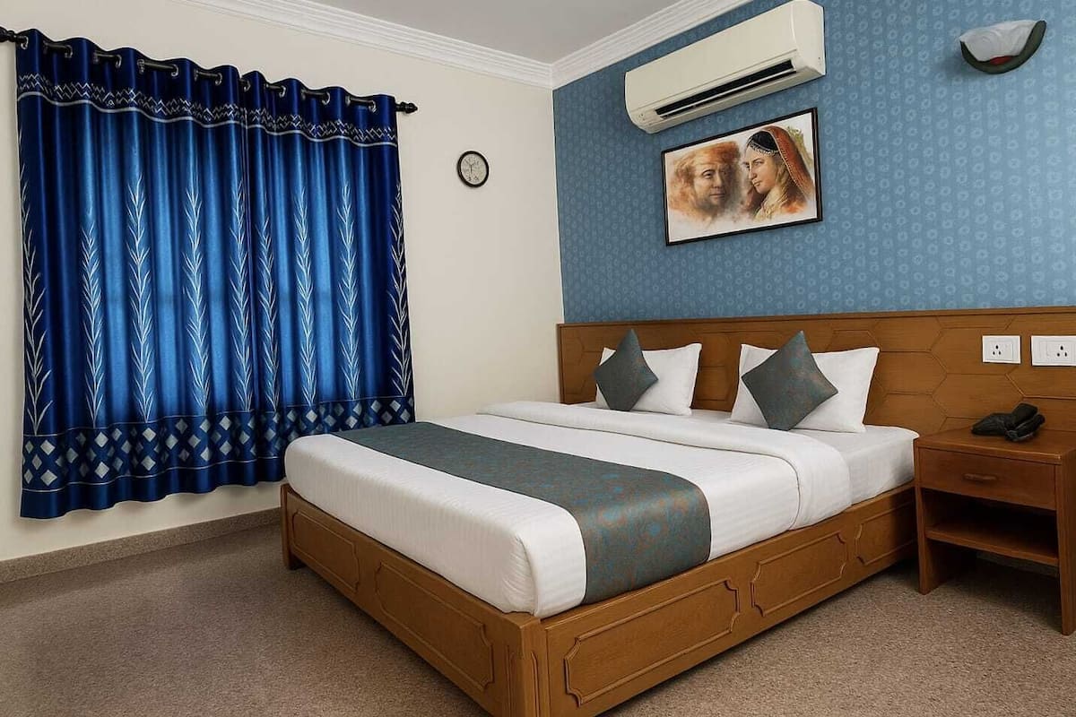 Deluxe Double Room | Premium bedding, in-room safe, individually decorated, desk