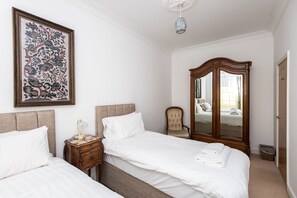 2 habitaciones, tabla de planchar con plancha y wifi gratis 
