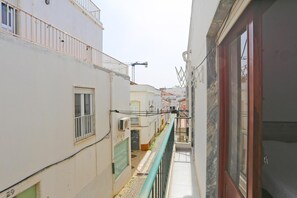 Property grounds - A13 - Ultra central studio (Lagos)