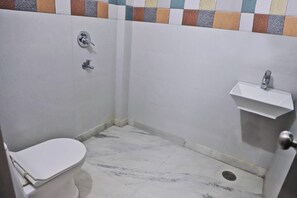 Executive-Doppelzimmer, 1 Schlafzimmer, Balkon, Stadtblick | Badezimmer