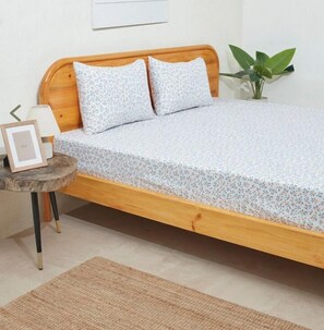 Standard Double Room, 1 King Bed, Non Smoking, Private Bathroom | 1 bedroom, premium bedding, in-room safe, individually furnished - Hotel Traditional Inn (New Delhi)