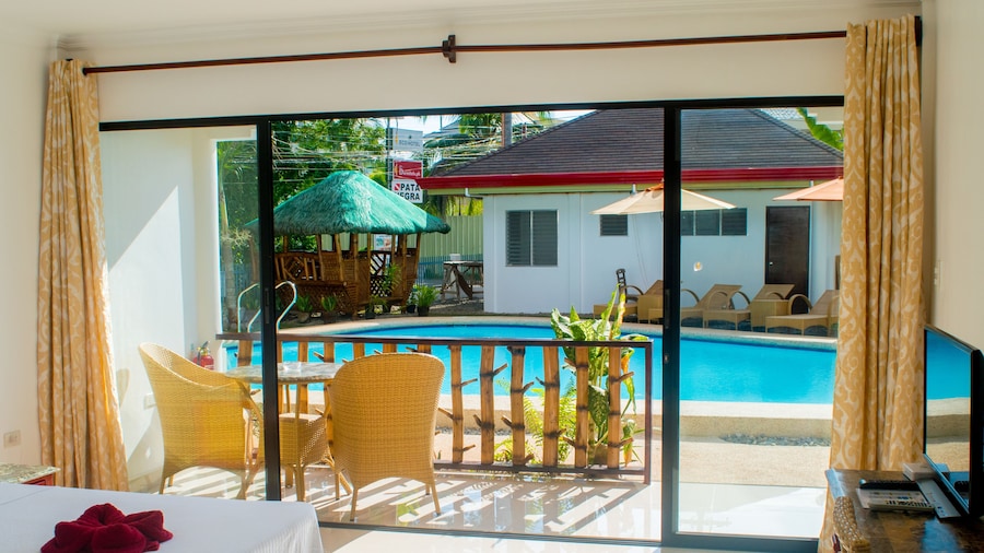 Alona Vida Beach Hill