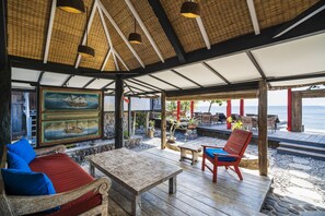 Habitación superior, frente al mar | Terraza o patio