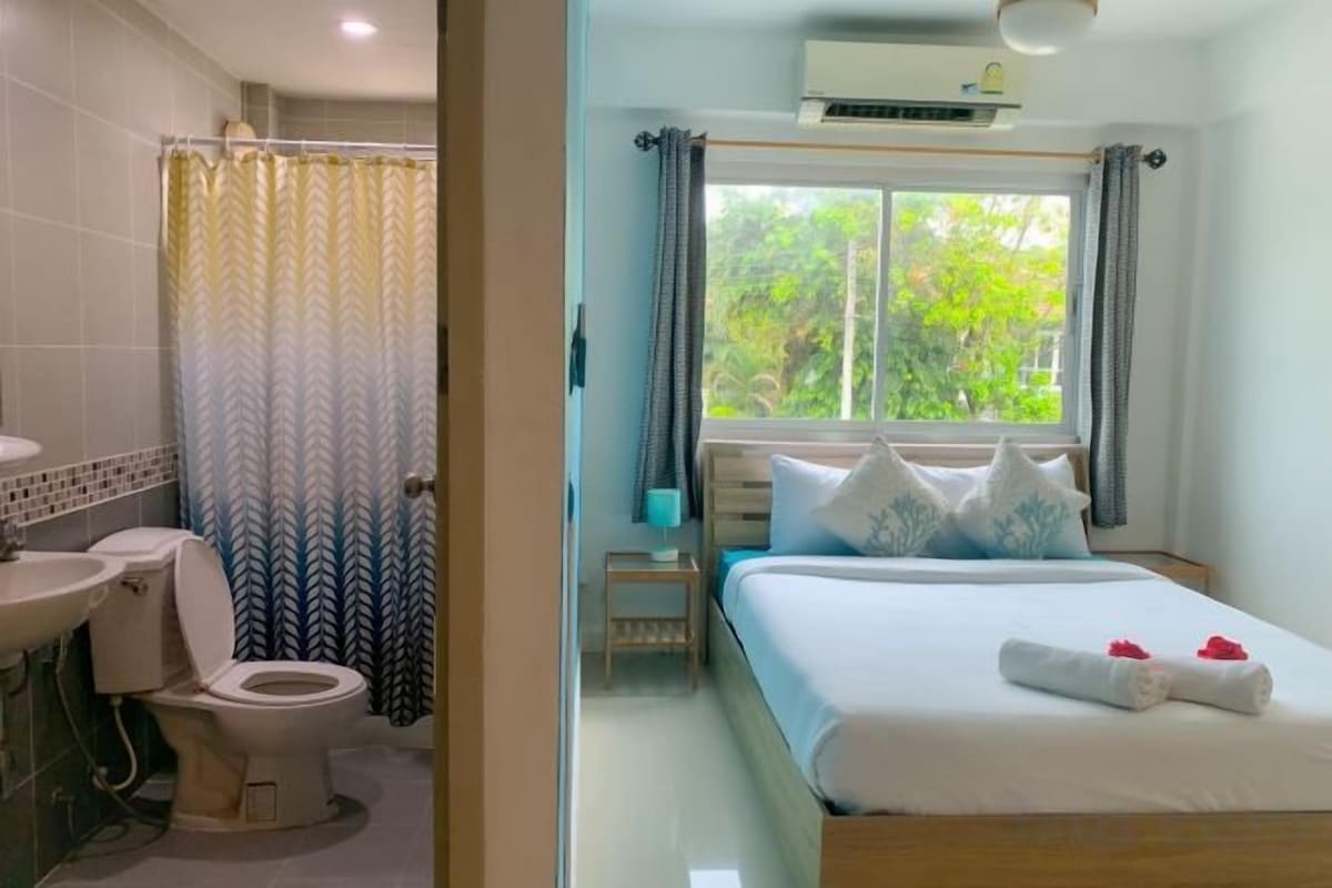 WiFi (free), bed sheets