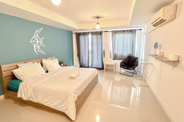 Standard Room with Shared Bathroom | Wifi gratis y ropa de cama