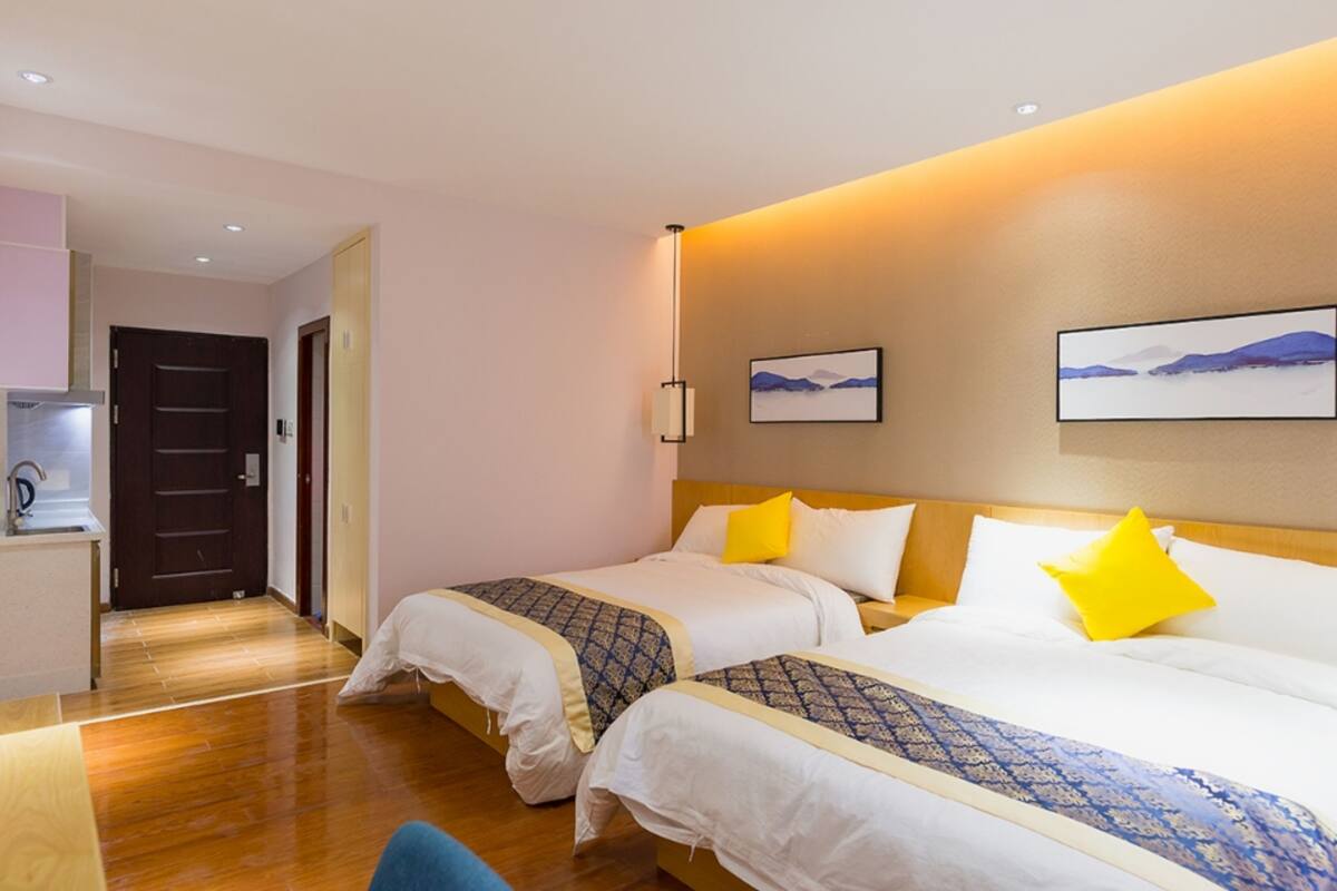 Familienzimmer | Schreibtisch, Verdunkelungsvorhänge, kostenloses WLAN