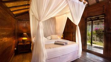 Deluxe Double Room, Garden View | Minibar, in-room safe, rollaway beds, free WiFi