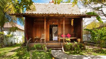 Deluxe Double Room, Garden View | Minibar, in-room safe, rollaway beds, free WiFi