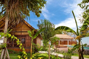 Deluxe Double Room, Garden View | Minibar, in-room safe, rollaway beds, free WiFi