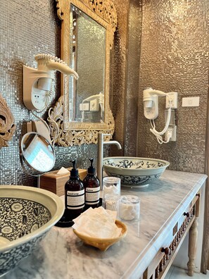 Shower, free toiletries, hair dryer, slippers