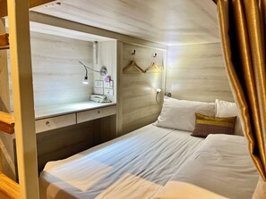 In-room safe, soundproofing, iron/ironing board, free WiFi - Mariya Lady Hostel At Suvarnabhumi Airport - Female Only (Bangkok)