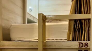 In-room safe, soundproofing, iron/ironing board, free WiFi