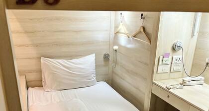 Mariya Lady Hostel At Suvarnabhumi Airport - Female Only