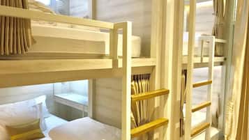 In-room safe, soundproofing, iron/ironing board, free WiFi