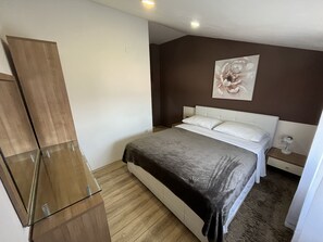 1 bedroom, premium bedding, desk, iron/ironing board - Apartments Mira (Bibinje)
