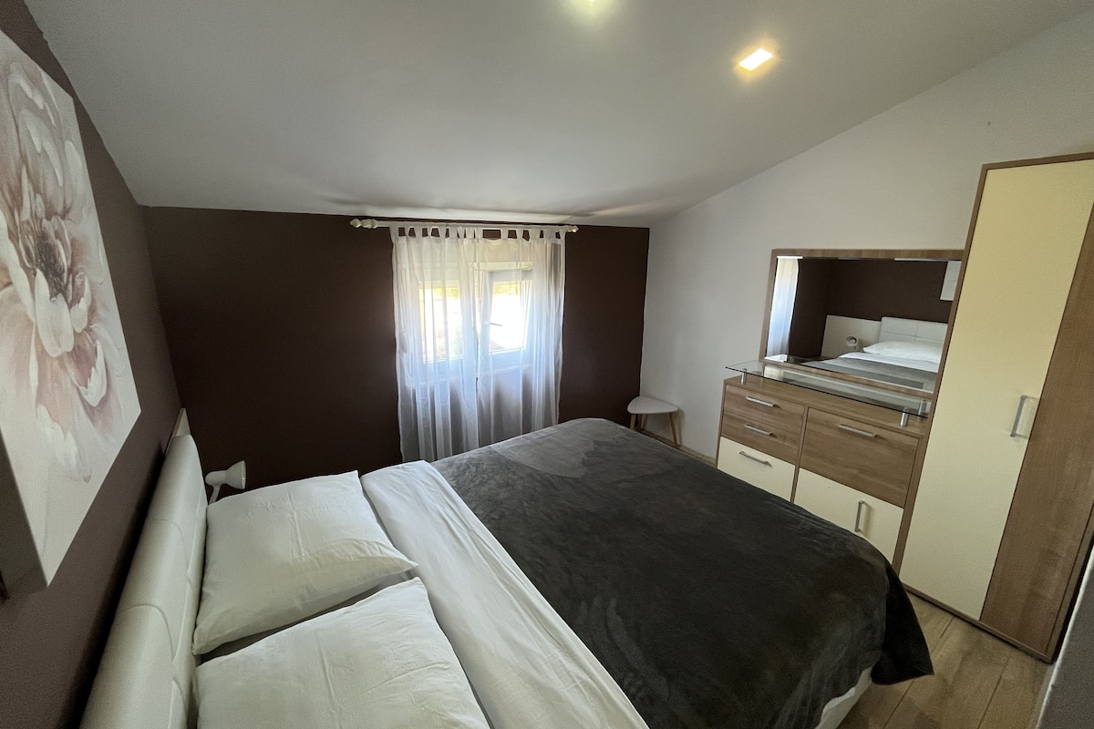 Familienapartment, 2Â Schlafzimmer, Meerblick | 1 Schlafzimmer, hochwertige Bettwaren, Schreibtisch