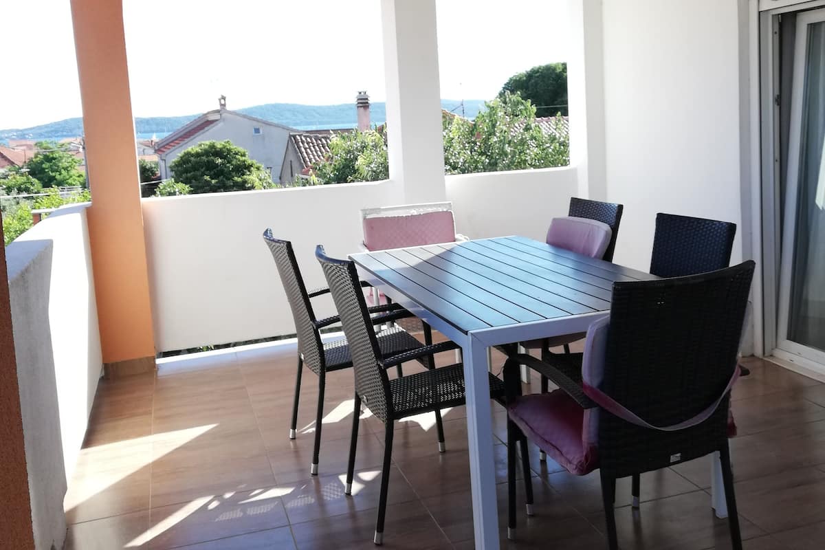 Family Apartment, 2 Bedrooms | 1 bedroom, premium bedding, desk, iron/ironing board (on request)