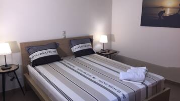 2 bedrooms, in-room safe, iron/ironing board, free WiFi
