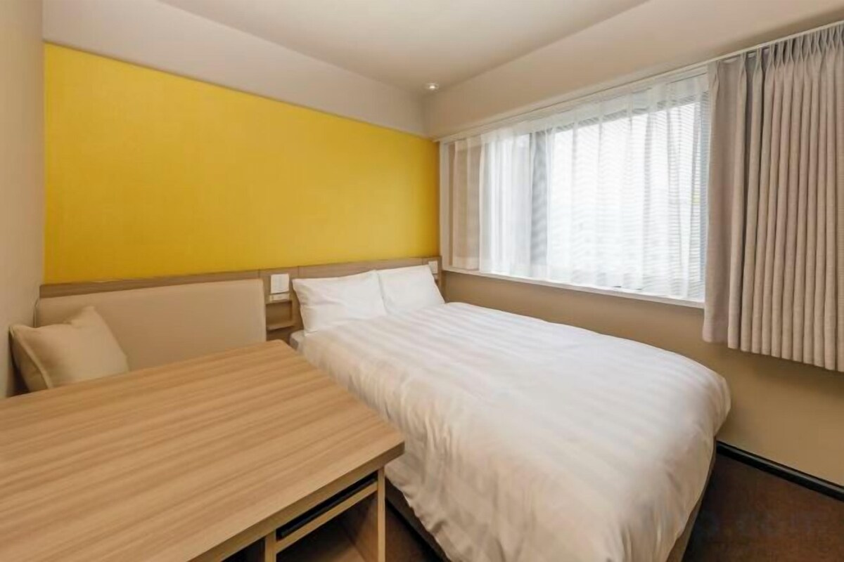 Down comforters, in-room safe, iron/ironing board (on request)