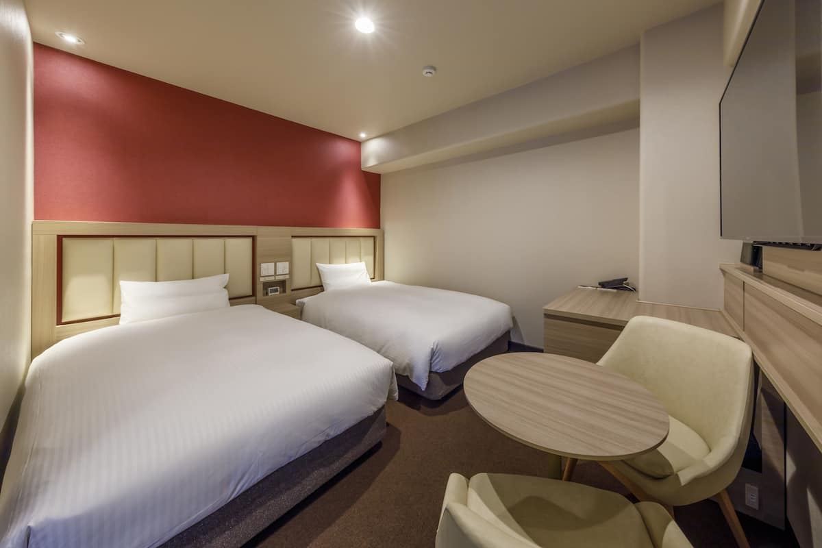 standard twin room | down duvets, in-room safe, iron/ironing board, free wifi